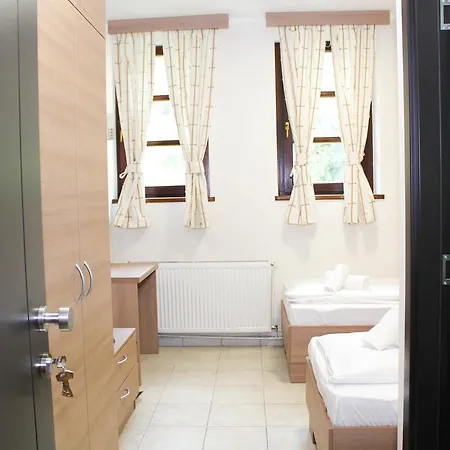 Gostinjska kuća Wake Up And 2*